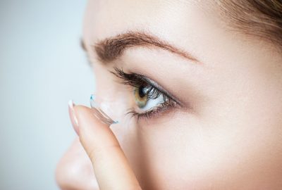 Close-up,Shot,Of,Young,Woman,Wearing,Contact,Lens.